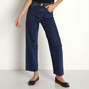 Levi's Ribcage Straight Ankle Jeans (Fits like 25)